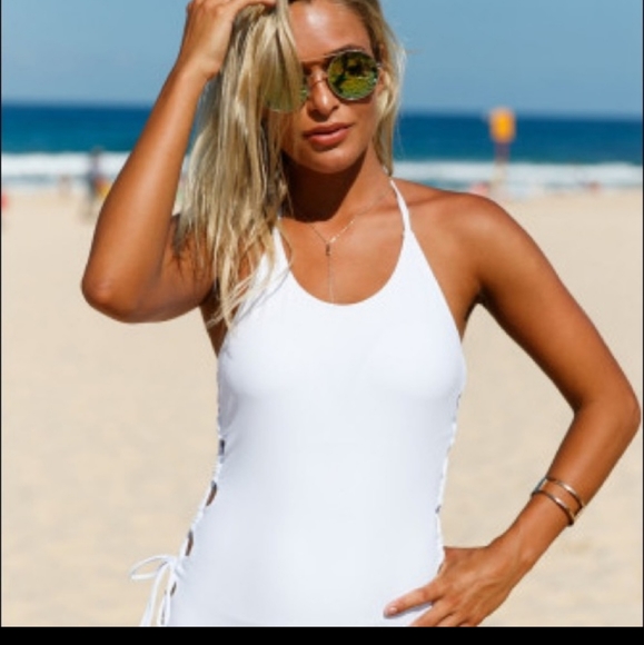 White Maldives Resort Style Swimsuit - Picture 4 of 5